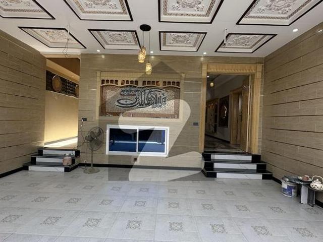 10 Marla luxury living fresh un touch house for sale in zone 3 at B 2 sector Regi Model Town Phase 3 Block B2