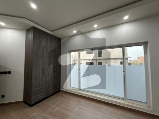 10 Marla Luxury Modern House For Sale In DHA Phase 5 Bedrooms, Double Kitchen & Servant Quarter DHA Phase 5 Sector D