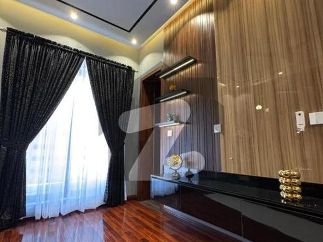 10 Marla Luxury Neat House Available For Rent In Bahria Town Lahore. Bahria Town Jasmine Block