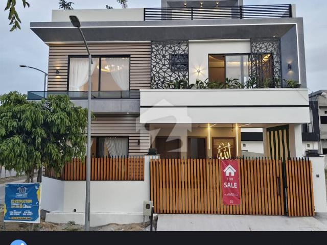 10 Marla Main Boulevard Corner Designer House For Sale