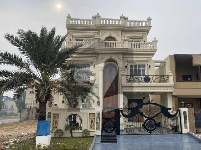 10 Marla Main Boulevard House Available For A In Wafi Citi Housing Gujranwala