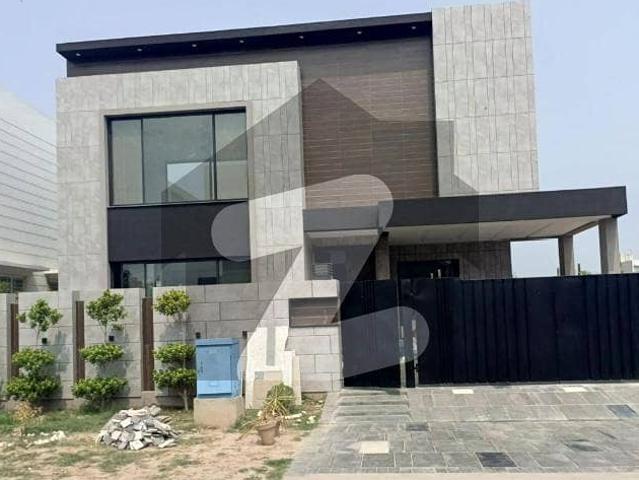 10 Marla Modern Bungalow For Sale At Top Location Near Park Commercial