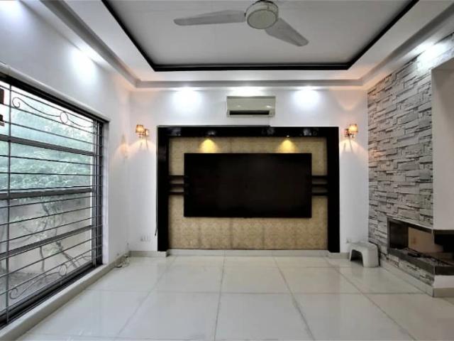 10 Marla Modern Design Out Standing Semi Furnished And Beautiful House Lahore DHA Phase 4 ID 79790