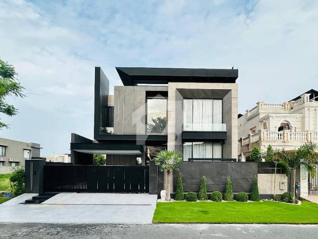 10 MARLA MODERN DESIGN Fully Furnished Near To Sport Complex XX Block House Available For Sale In Dha Phase 3