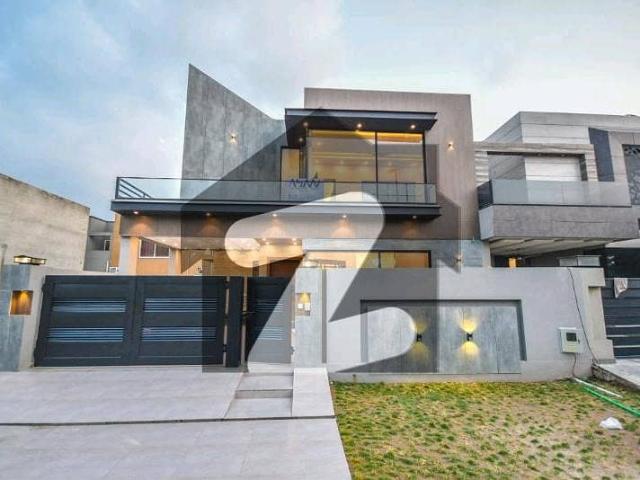 10 Marla Modern Design Luxury House Available For Sale