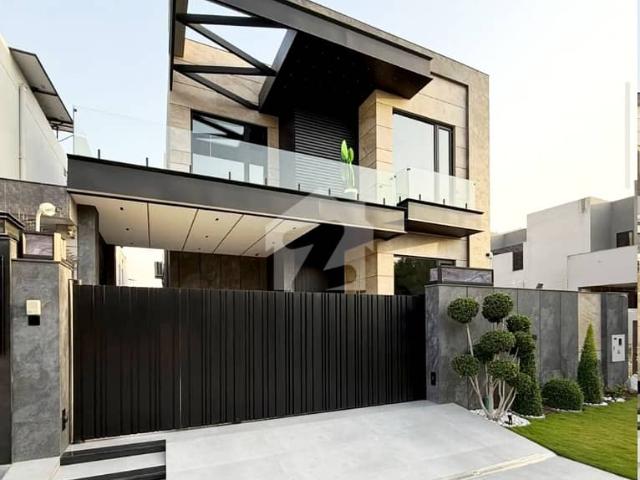 10 Marla Modern House Available For Rent On Prime Location In Bahria Town