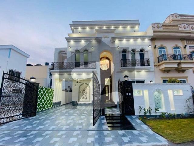 10 Marla Modern House Awaits You