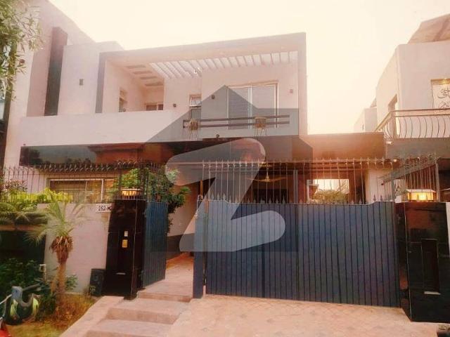 10 Marla Modern House For Rent in Dha Phase 4