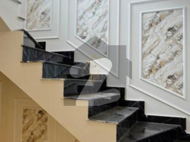 10 Marla Modern House for SALE in Sector M5 Near to Park Lahore Lake City Sector M 5