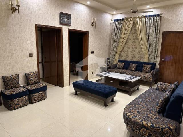 10 marla modern & luxury house for sale