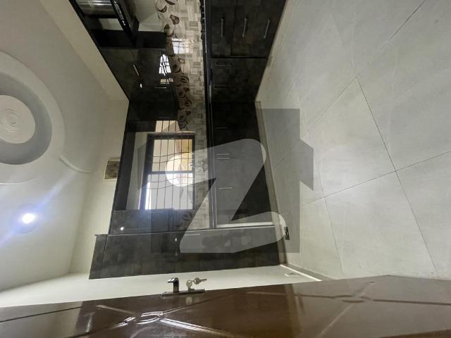 10 Marla Modren Almost Brand New House With Gas Installed At A Very Reasonable Price Bahria Town Phase 8