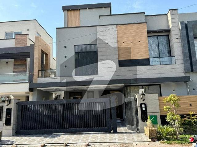 10 marla modren house for sale in janiper block sector c bahria town lahore