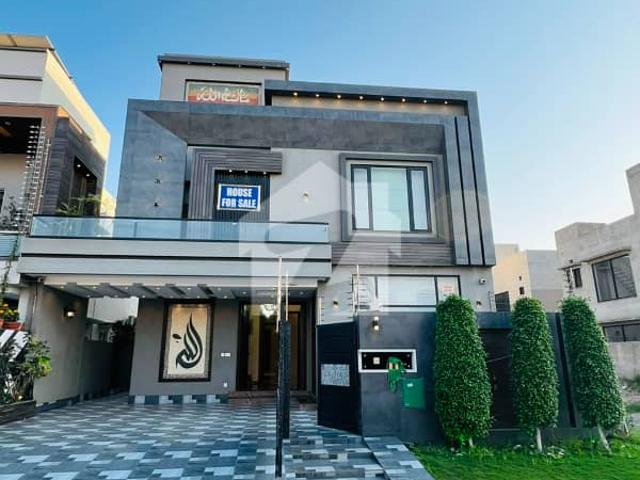 10 marla most beautiful prime location house for sale at very reasonable price bahria town lahore