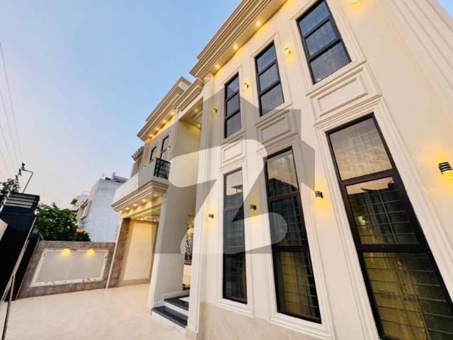 10 marla new brand double story house available for sale, in citi housing gujranwala on prime location. Citi Housing Society