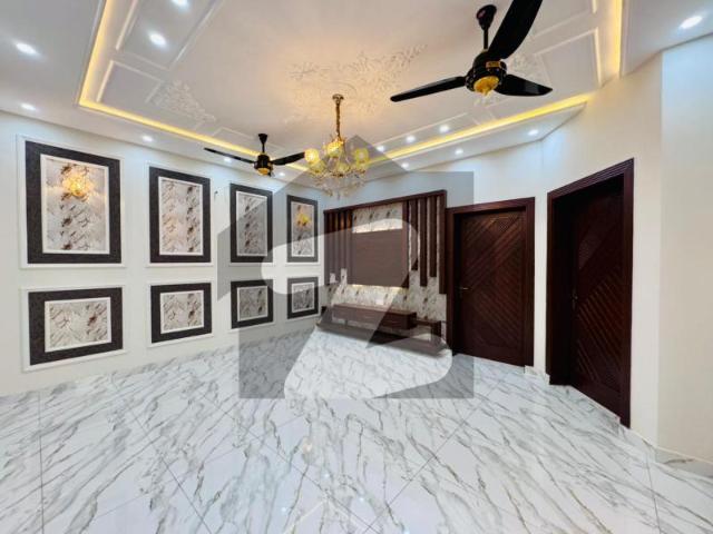 10 marla new brand double story house available for sale, in citi housing gujranwala on prime location. Citi Housing Society