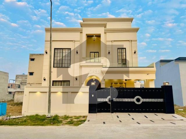 10 marla new brand double story house available for sale, in citi housing gujranwala on prime location. Citi Housing Society