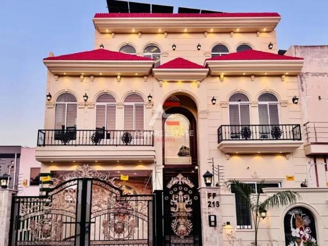 10 marla new brand double story house available for sale, in citi housing gujranwala on prime location. Gujranwala Citi Housing Society ID 102617