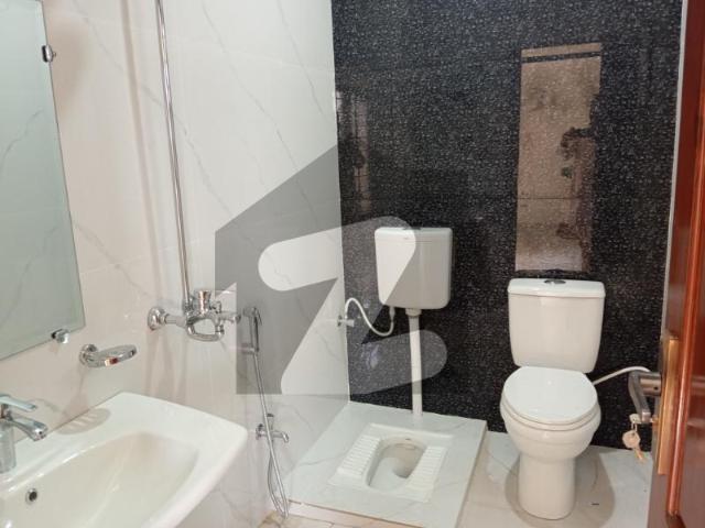 10 marla new house available for rent wapda city