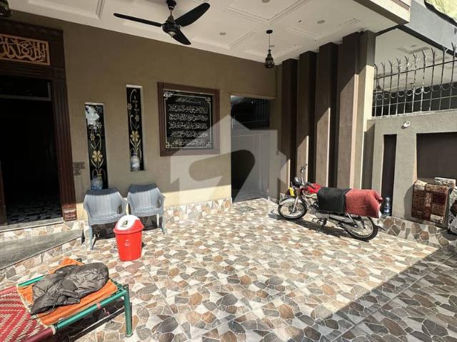 10 Marla New House Available For Rent