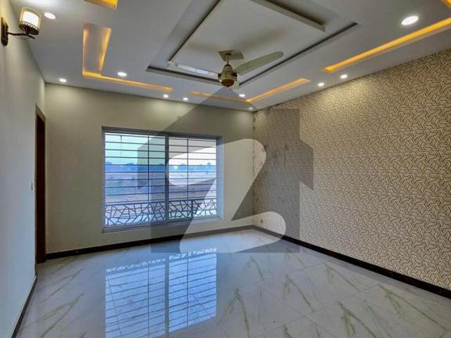 10 Marla New House Available For Sale Bahria Town Phase 8