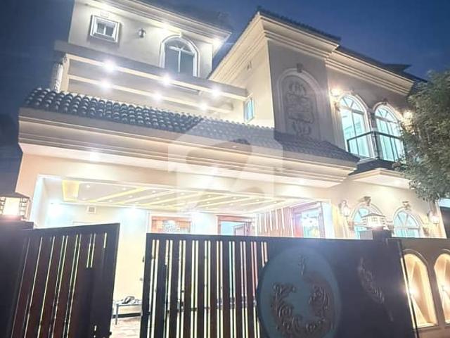 10 Marla New House Available for Sale 6 Beds, Double Kitchen, Solar System CDA Approved