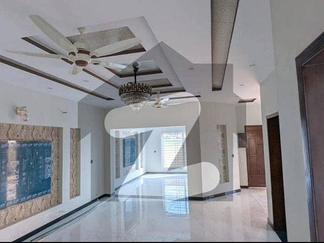 10 Marla New House For Rent