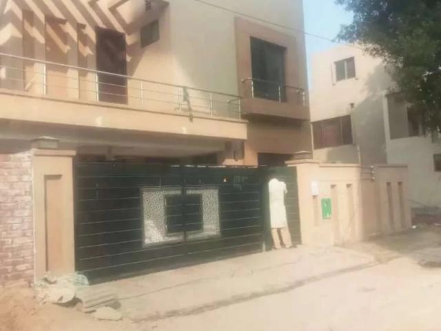 10 marla non furnished homw in bahria town, only 2 years old Lahore Bahria Town ID 53822