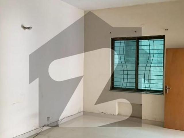 10 Marla Old House On Plot Price Near To Park Wapda Town