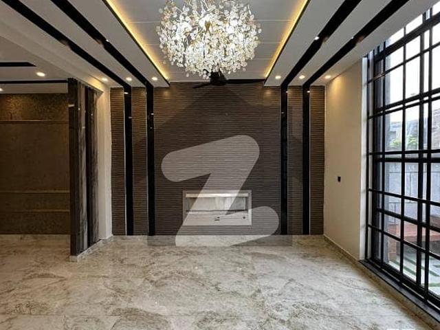 10 Marla Owner Build Modern Design Double Storey House For Sale with 13kv Solar