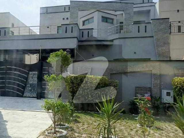 Original Pictures Attached 10 Marla Owner Build Slightly Used House Available For Sale At Prime Location In DHA Phase 5 Near Park