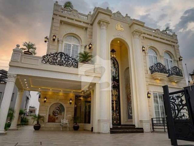10 Marla Out Standing Top Quality Brand New House with Basement Designed By Mazher Munir For Sale In The Best Block Of DHA LAHORE