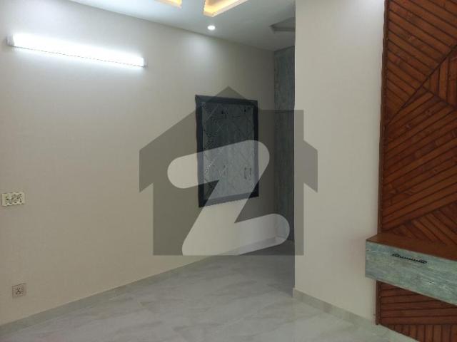 10 Marla Outclass 5 Bed Double Storey House Is For Rent In Wapda Town F 2 Block Wapda Town Phase 1