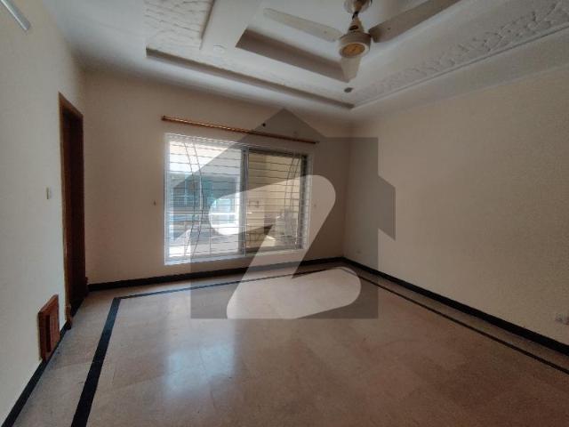 10 Marla Park Face Double Unit House For Rent In Phase 8 Bahria Town Phase 8