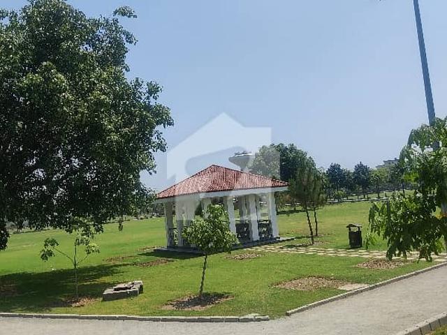 10 Marla Park Facing Residential Plot Available for Sale LDA Avenue 1