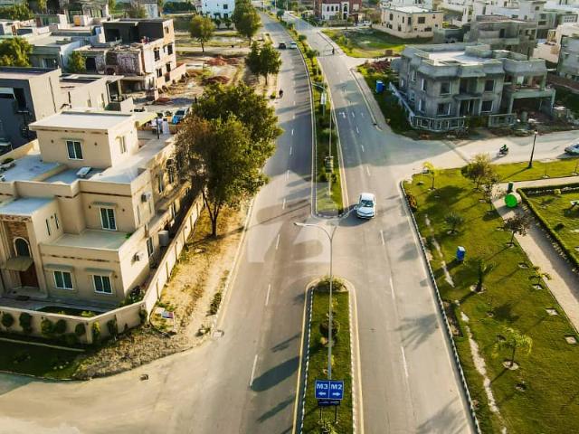 10 Marla Plot Attractive Location For Sale