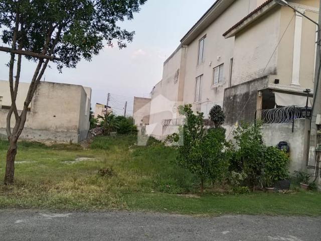 10 marla plot available for sale in beacon house society lahore