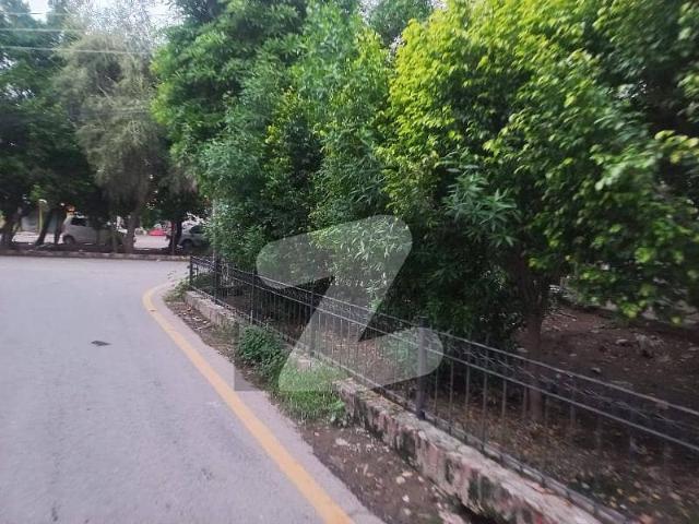 10 Marla Plot Available For Sale In Faisal Town Near To Jinnah Hospital