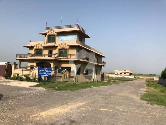 10 Marla Plot Available For Sale In Prime Location