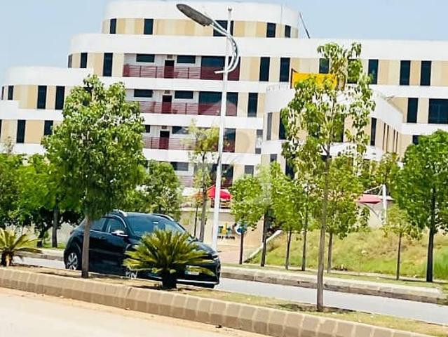 10 Marla Plot Available For Sale Sector i