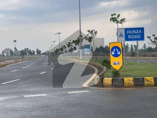 10 Marla Plot Available On 100 Feet Road Facing Park In BB Block