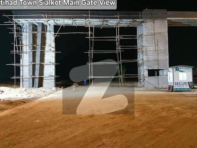 Urgent Sale 10 Marla Plot Easy Installments | Ideal For House & Investment
