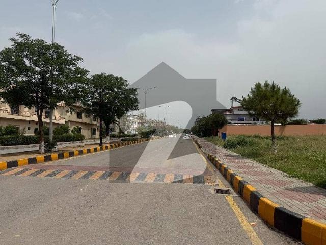 10 marla plot for sale in f 17 islamabad
