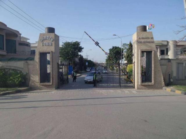 10 Marla Plot For sale in garden Town Gujranwala ID 48004