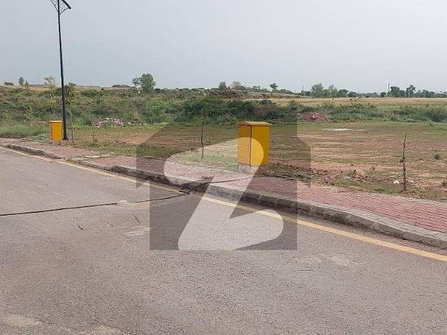 10 Marla Plot For Sale