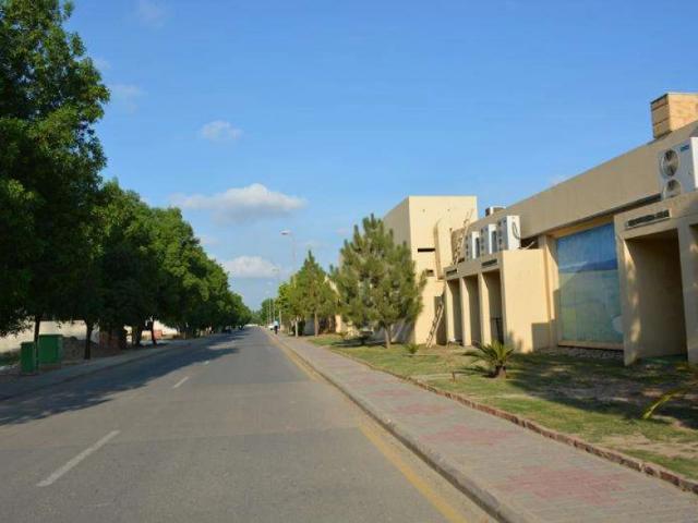 10 marla plot good loaction for sale resoable price Lahore Bahria Town ID 46759