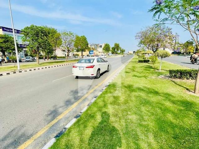10 Marla Plot In Lake City M2 A | Premium Location