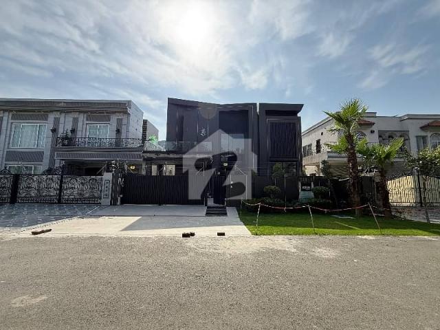 10 Marla Price Deal | 1 Kanal Full Basement semi Furnished Luxury House | 7 Bed Slightly Used | DHA Phase 6