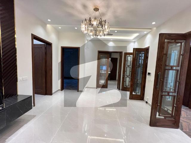 10 Marla Prime Location Designer'S Double Storey House For Sale On 80 Feet Road In Central Park Lahore Central Park Housing Scheme