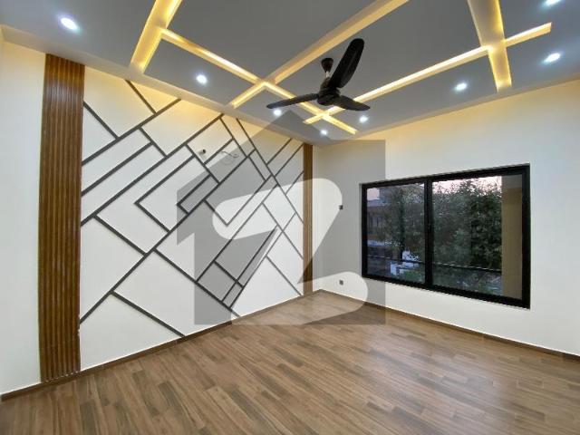10 Marla Prime Location House For Sale Proper Double Unite House Bahria Town Phase 8