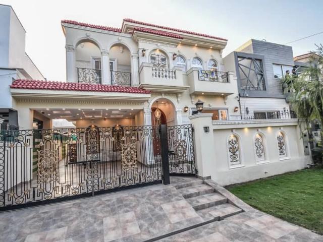 10 Marla Prime Location Spanish House for sale in DHA with full Baseme Lahore DHA Defence ID 86759
